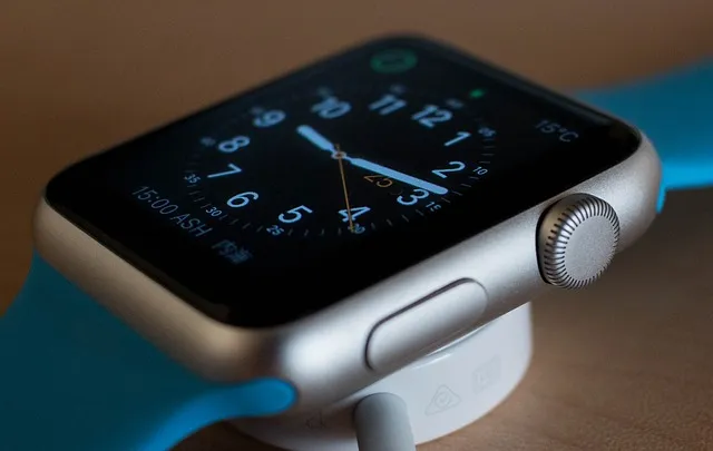 How to Turn On Apple Watch While Charging